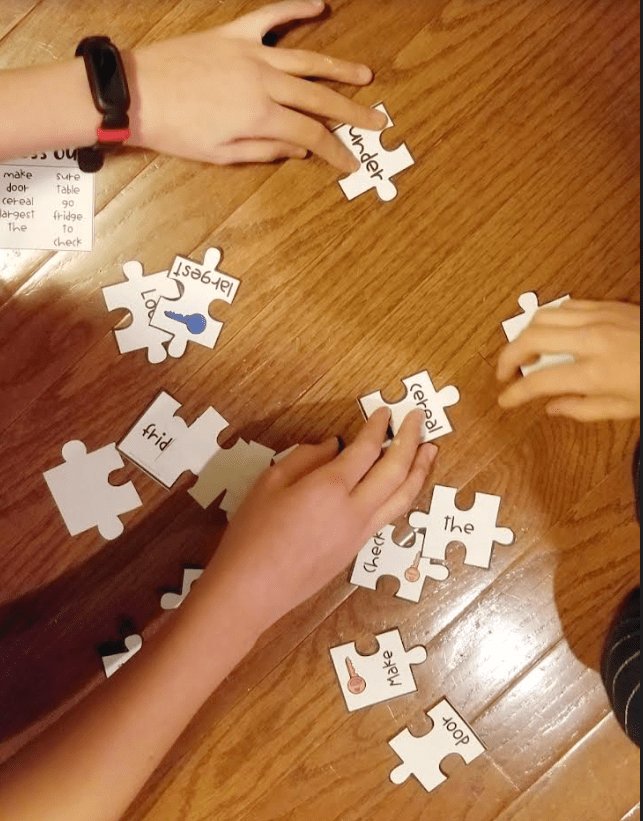 DIY escape room shows an image of children putting together a puzzle