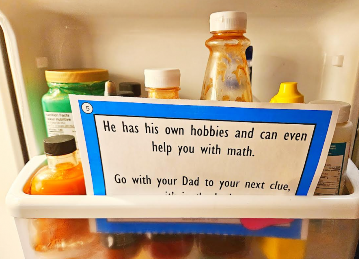 free fathers day scavenger hunt clue set in the fridge.